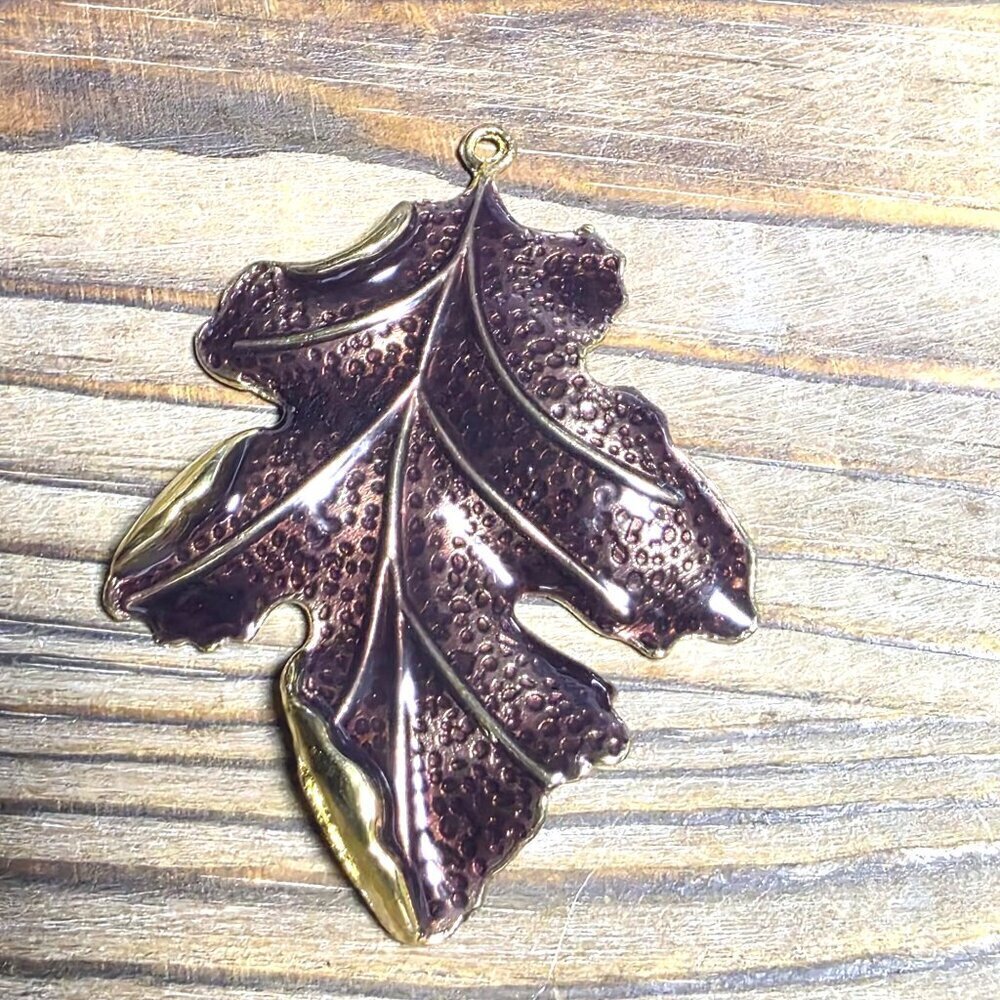 Coppery Brown Enamel on Gold Tone Alloy 3D Textured Large Autumn Leaf Pendant - Picture 5 of 8